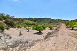 Building plot in Benissa, Costa Blanca, with beautiful open views, just 7.6 km from the beach.