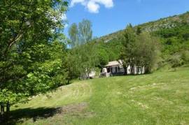 COURSEGOULES.Back country of VENCE,, 4 bedrooms, about 2,2 ha of land, a lot of charm