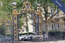 Paris luxury Family Apartment for sale near Parc Monceau, Courcelles