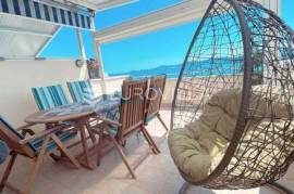 Sveti Filip i Jakov, excellent apartment first row to the sea