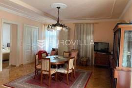 Opatija, city center, beautiful three bedroom apartment with 2 garages