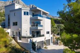 Podgora, luxurious newly built villa with swimming pool