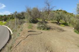 Building plot of 400 m2 located in a residential area of Benamocarra (Málaga)