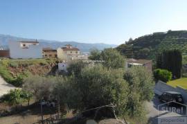 Building plot of 400 m2 located in a residential area of Benamocarra (Málaga)
