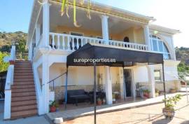 COMFORTABLE COUNTRY HOUSE of 269 m2, located on a hill just 4 km from the beach. PANORAMIC VIEW ON THE COAST