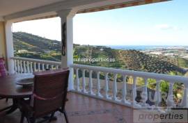 COMFORTABLE COUNTRY HOUSE of 269 m2, located on a hill just 4 km from the beach. PANORAMIC VIEW ON THE COAST