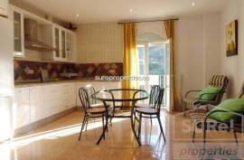 Property of 162 m2 located in the town of Algarrobo (Málaga) composed of 2 new apartments on the same floor (one with 2 bedrooms of 95 m2 approx., And the other with 1 bedroom of 67 m2 approx.)