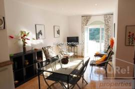 Property of 162 m2 located in the town of Algarrobo (Málaga) composed of 2 new apartments on the same floor (one with 2 bedrooms of 95 m2 approx., And the other with 1 bedroom of 67 m2 approx.)