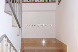 Property of 162 m2 located in the town of Algarrobo (Málaga) composed of 2 new apartments on the same floor (one with 2 bedrooms of 95 m2 approx., And the other with 1 bedroom of 67 m2 approx.)