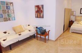 Property of 162 m2 located in the town of Algarrobo (Málaga) composed of 2 new apartments on the same floor (one with 2 bedrooms of 95 m2 approx., And the other with 1 bedroom of 67 m2 approx.)