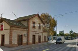3 commercial premises located in the center of Torre del Mar, near the bus station.