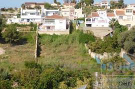 Privacy, nature, proximity to the services of the urban center!