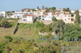 Privacy, nature, proximity to the services of the urban center!
