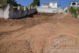 Privacy, nature, proximity to the services of the urban center!