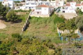 Privacy, nature, proximity to the services of the urban center!