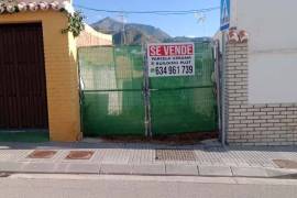Privacy, nature, proximity to the services of the urban center!