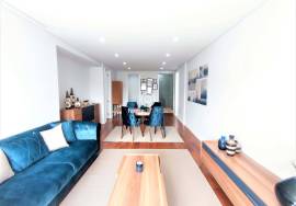 3 bedroom apartment in first line of sea fully refurbished and furnished