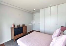 3 bedroom apartment in first line of sea fully refurbished and furnished