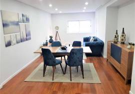 3 bedroom apartment in first line of sea fully refurbished and furnished