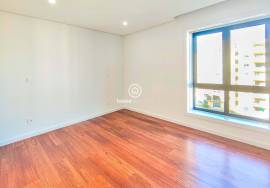 3 bedroom apartment completely renovated in the center of Póvoa de Varzim