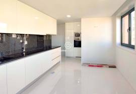 3 bedroom apartment completely renovated in the center of Póvoa de Varzim
