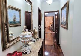 3 bedroom apartment with excellent areas in the city center with closed garage