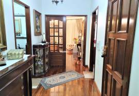 3 bedroom apartment with excellent areas in the city center with closed garage