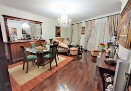 3 bedroom apartment with excellent areas in the city center with closed garage