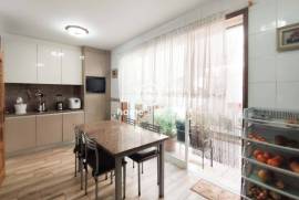 3 bedroom villa in the city center