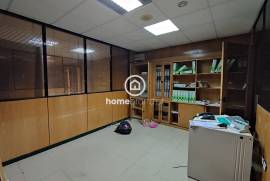 Large shop in the city center with 193m2