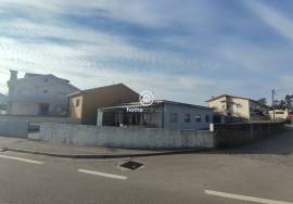 Shop with 272 meters and outdoor space.
