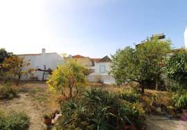 Investment opportunity – property with 900 m2 garden in Tavira centre
