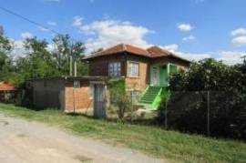 Very solid and well maintained House near Radnevo Town with large yard 2900m²