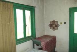 Bulgaria Property Finder (Countryside property with plot of land located in a quiet village near hills and fields 50 km away from Vratsa, Bulgaria)