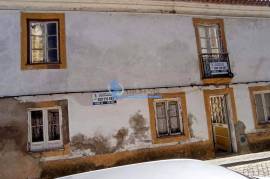 House T3 to recover located in the center of Cuba