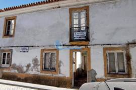 House T3 to recover located in the center of Cuba