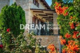 (For Sale) Residential Villa || Zakynthos (Zante)/Alikes - 222 Sq.m, 5 Bedrooms, 600.000€