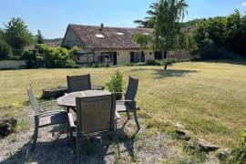€248400 - Spectacular 4 Bedroom Country House On Over 4.5 Acres