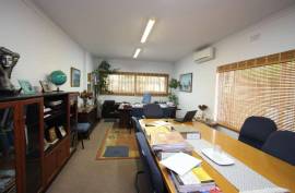 Commercial Office Unit For Sale in Johannesburg South