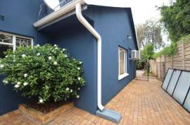 Commercial Office Unit For Sale in Johannesburg South