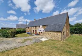 Detached Country House with Outbuilding