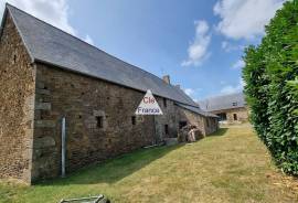 Detached Country House with Outbuilding