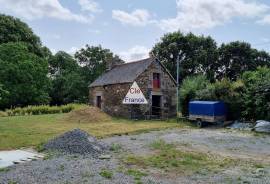 Detached Country House with Outbuilding