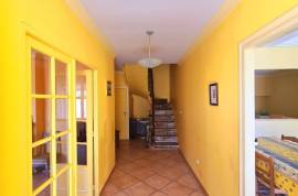 Charming Winegrowers House With 4 Bedrooms, Garage, Terrace, Courtyard, Annex And Pool
