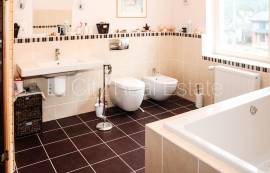 Detached house for sale in Riga district, 343.00m2