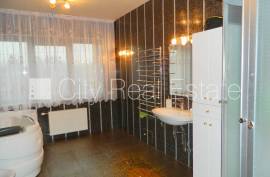 Detached house for sale in Riga, 340.00m2