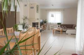 Detached house for sale in Riga district, 308.00m2