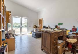 Renovated 3 bedroom country house in over 7,000 m2  plot. Near Moncarapacho. Renovated 3 bedroom country house in over 7,000 m2  plot. Near Moncarapacho.