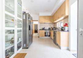 Renovated 3 bedroom country house in over 7,000 m2  plot. Near Moncarapacho. Renovated 3 bedroom country house in over 7,000 m2  plot. Near Moncarapacho.