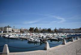 Ruined house in the center of Faro